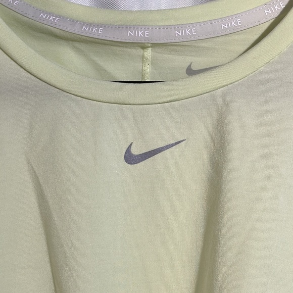 NEW Nike Women's One Luxe Women's Twist Cropped Top XL - Picture 3 of 6